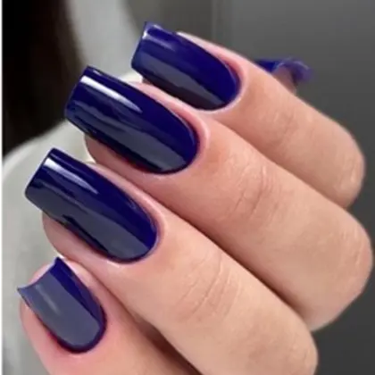 esmalte azul-marinho cremoso