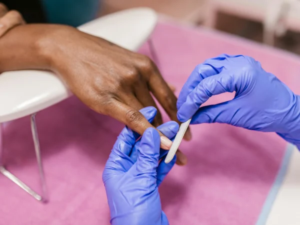 Lixas de Unha Elétrica ou Polidora Manual Qual a Melhor